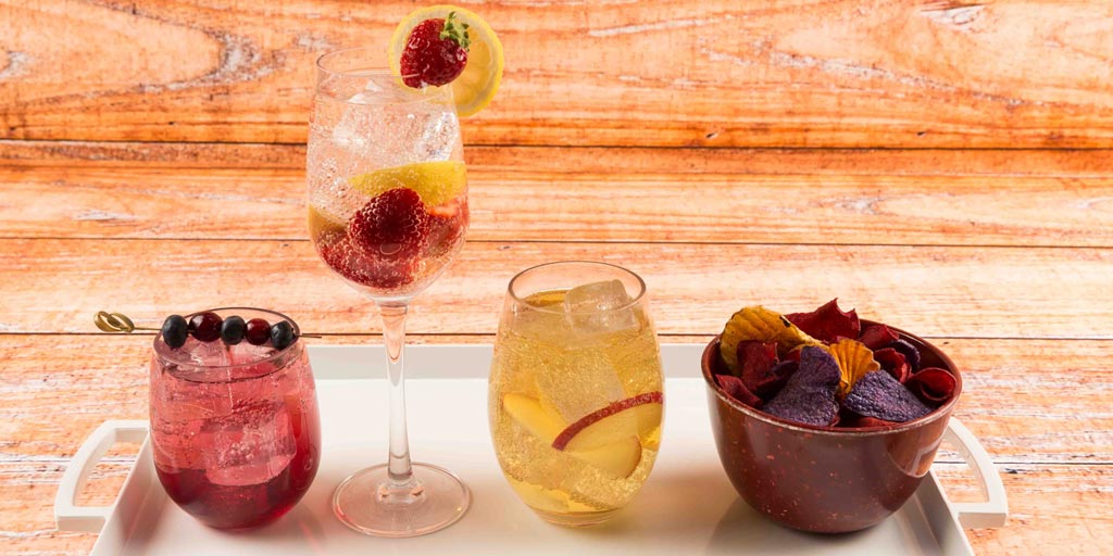 How to Pair Your Fave Cocktails and Appetizers