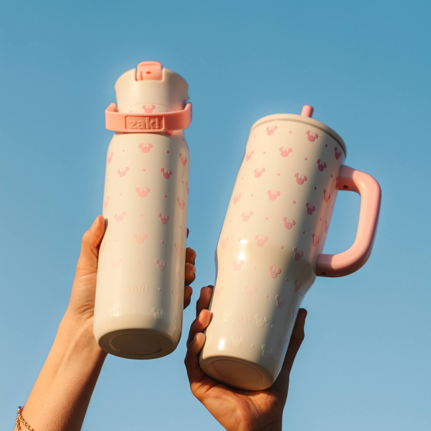Zak Minnie Mouse large capacity drinkware - stylish and durable