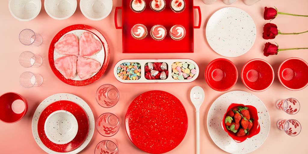8 Essential Things You NEED to Throw Any Kind Of Party