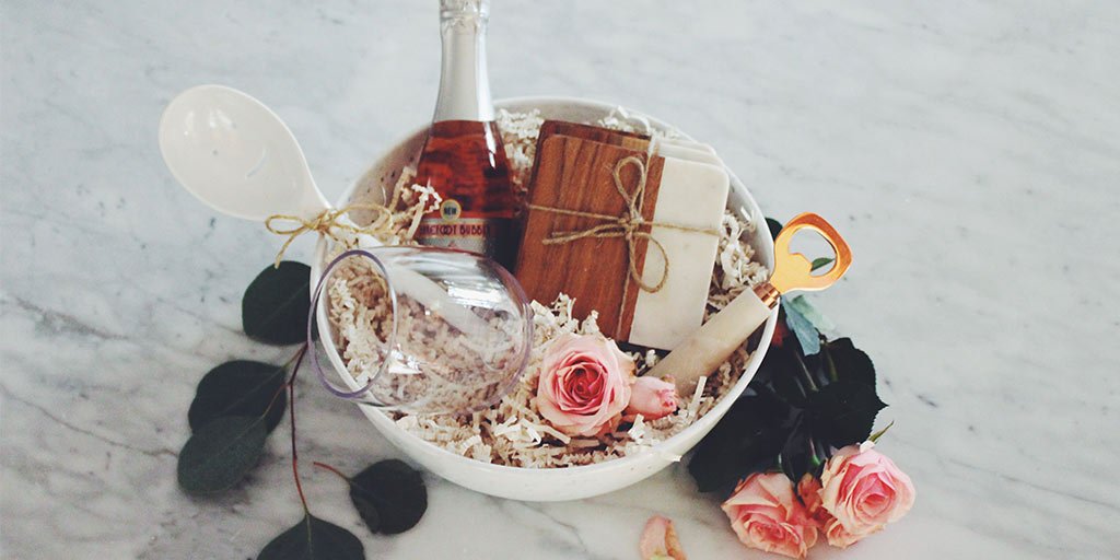 How to Make a DIY Holiday Hostess Gift Basket