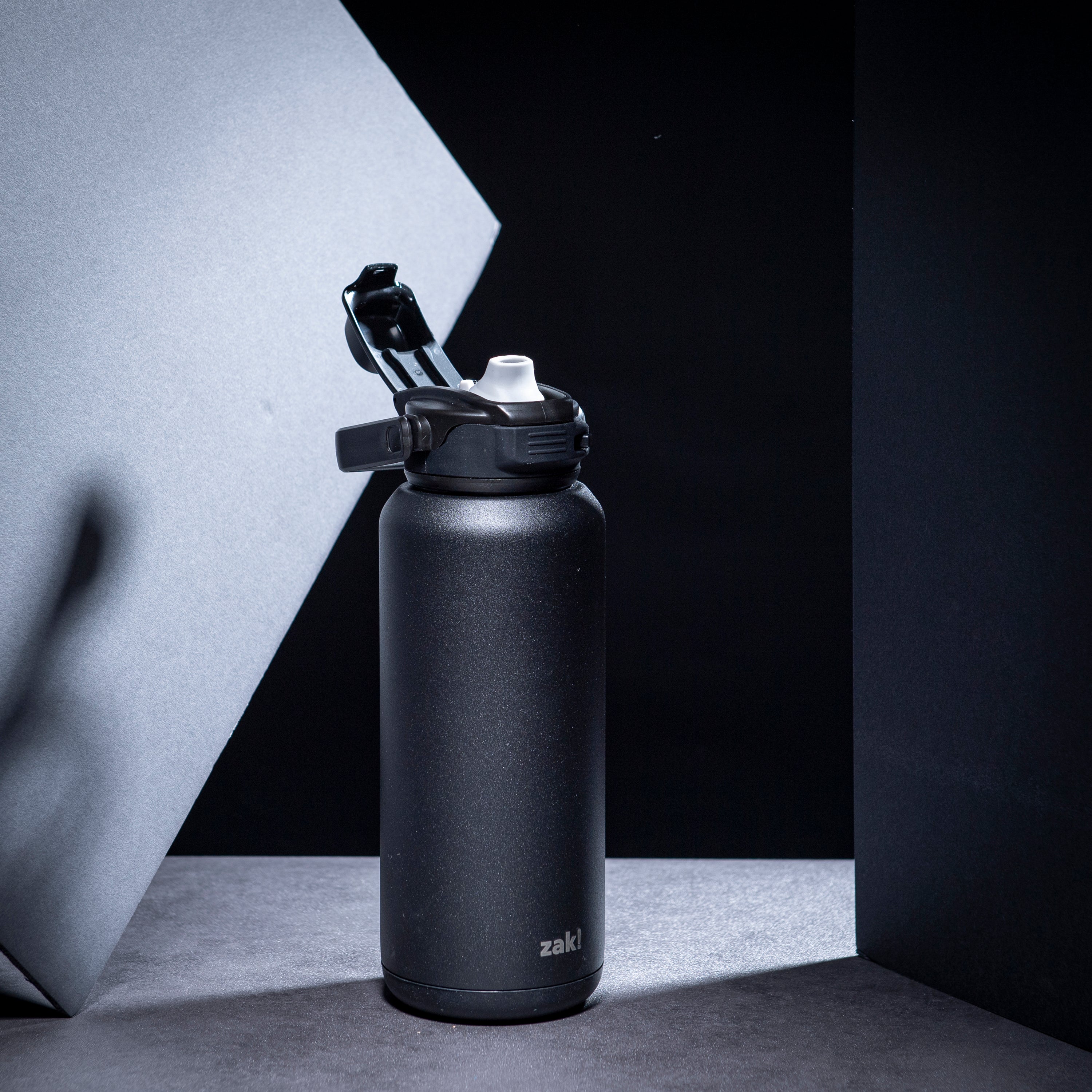 Beacon Insulated Water Bottle with Covered Spout - Ebony, 32 ounces