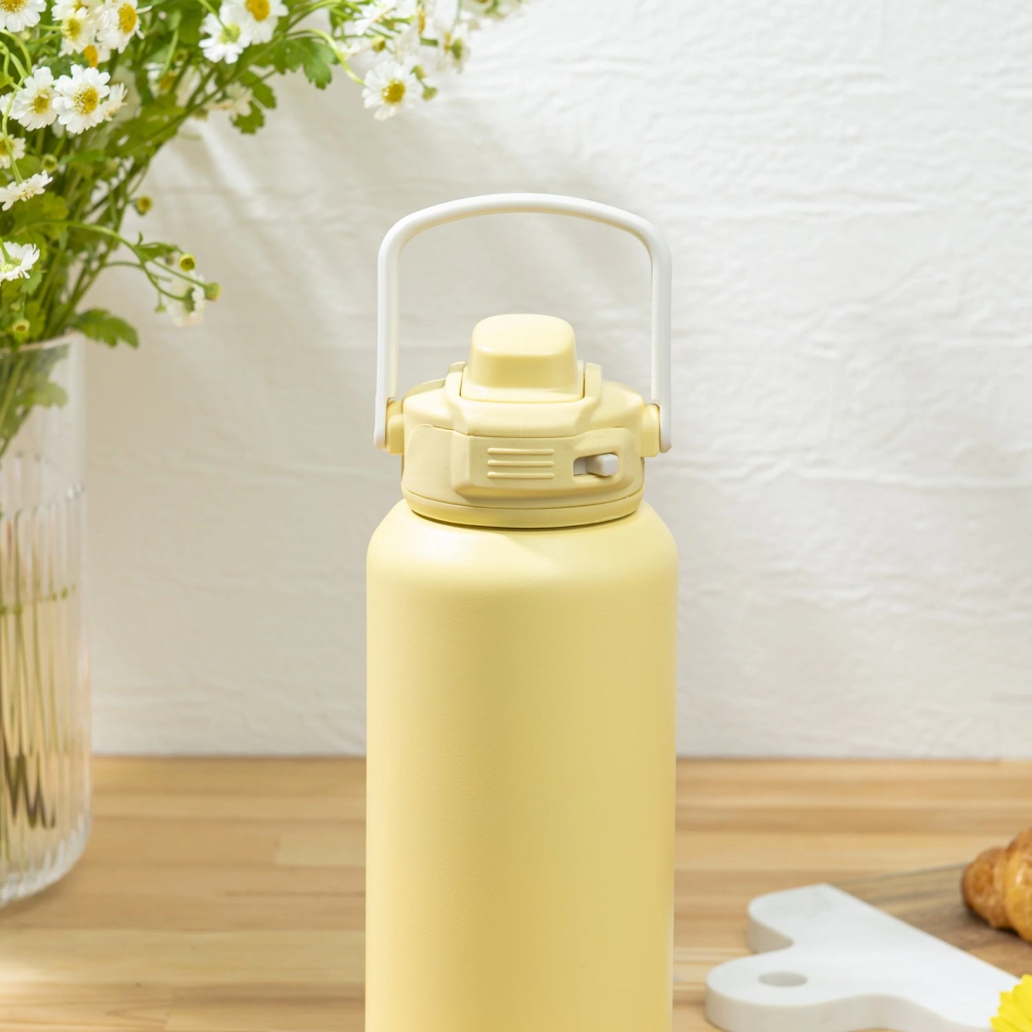 Zak Designs yellow water bottle - 32 ounces stainless steel