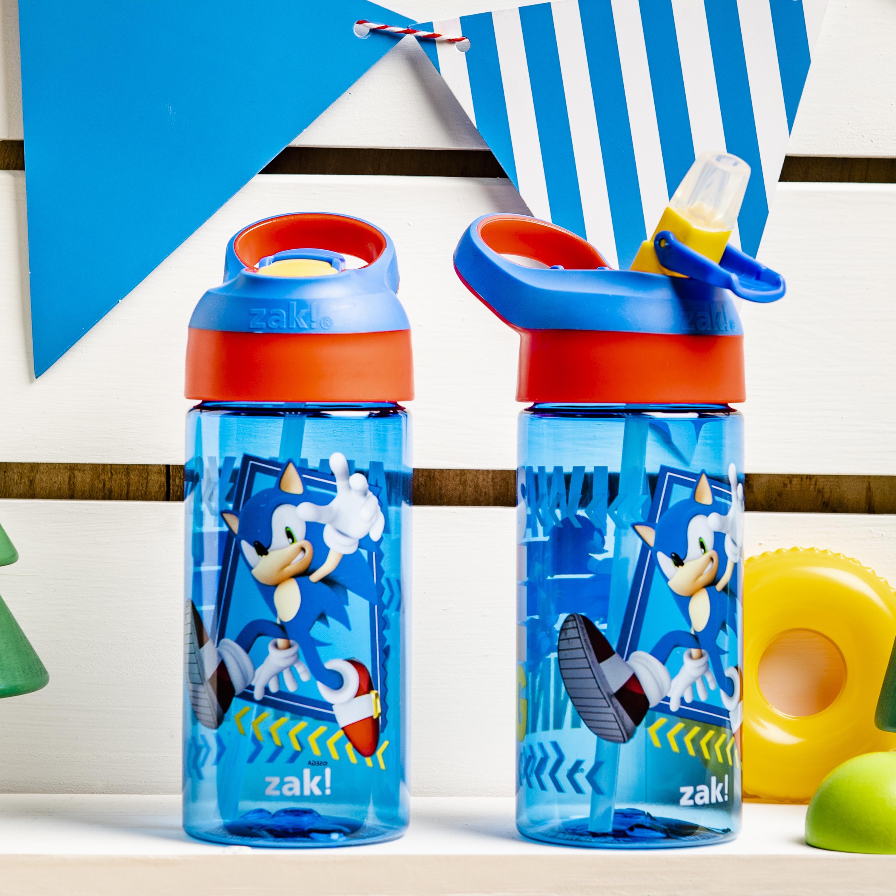 Zak Designs Sonic The Hedgehog Kids Water Bottle with Spout Cover and Built-in Carrying Loop, Made of Durable Plastic, Leak-Proof Water Bottle